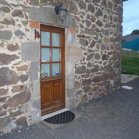 Holiday home La Petite Maison Tauves